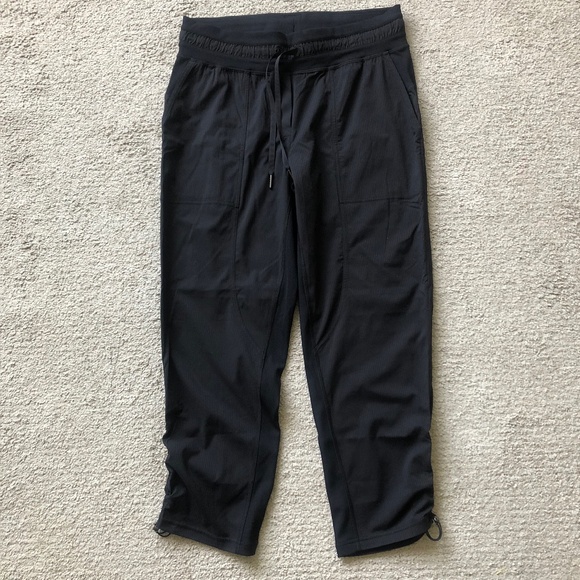 LULULEMON Dance Studio Mid Rise Cropped Pant. - Picture 1 of 6